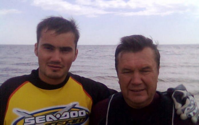 Викторы Януковичи. Фото с Одноклассников