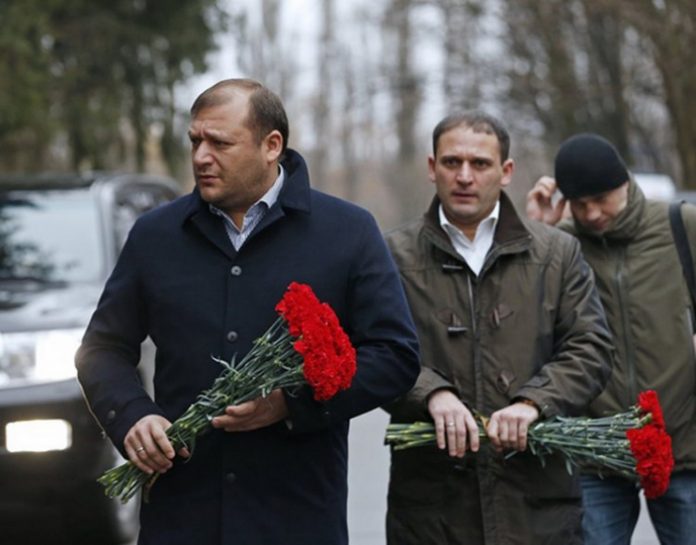 Добкин на похоронах Чечетова