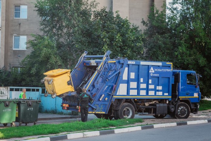 Для уборки мусора в Мариуполе планируют приобрести 