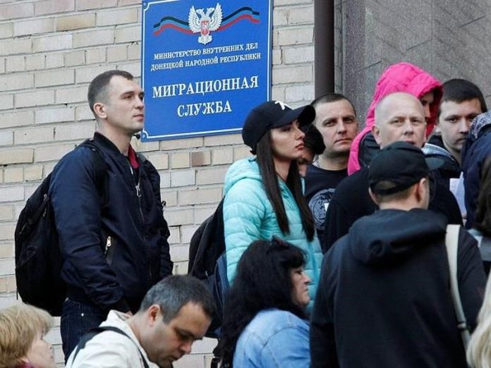 В Горловке на получение паспорта РФ выстраиваются очереди