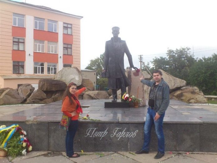 В Горловке реставрируют памятник Петру Горлову