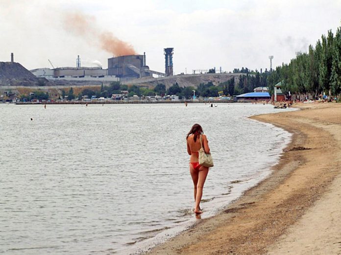 На трех пляжах Мариуполя обнаружены возбудители кишечных инфекций