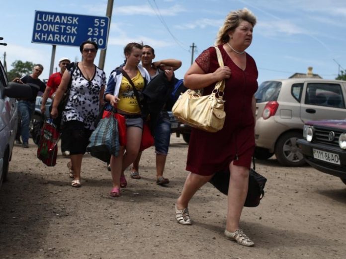 Треть переселенцев из числа ВПО не собираются возвращаться на Донбасс после завершения боевых действий