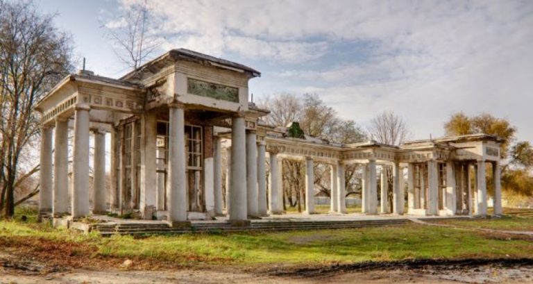 Парк горького луганск фото сегодня