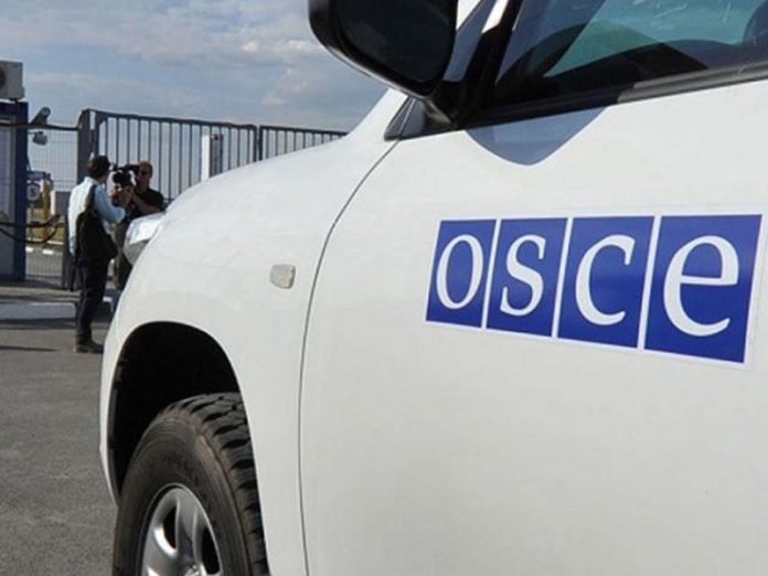 В Донецке сотрудники ООБСЕ попали под обстрел