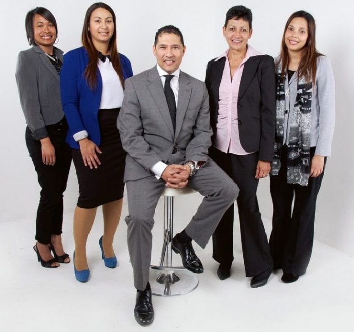 komanda2-min-768x720