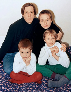 Жены михаила ефремова и его дети
